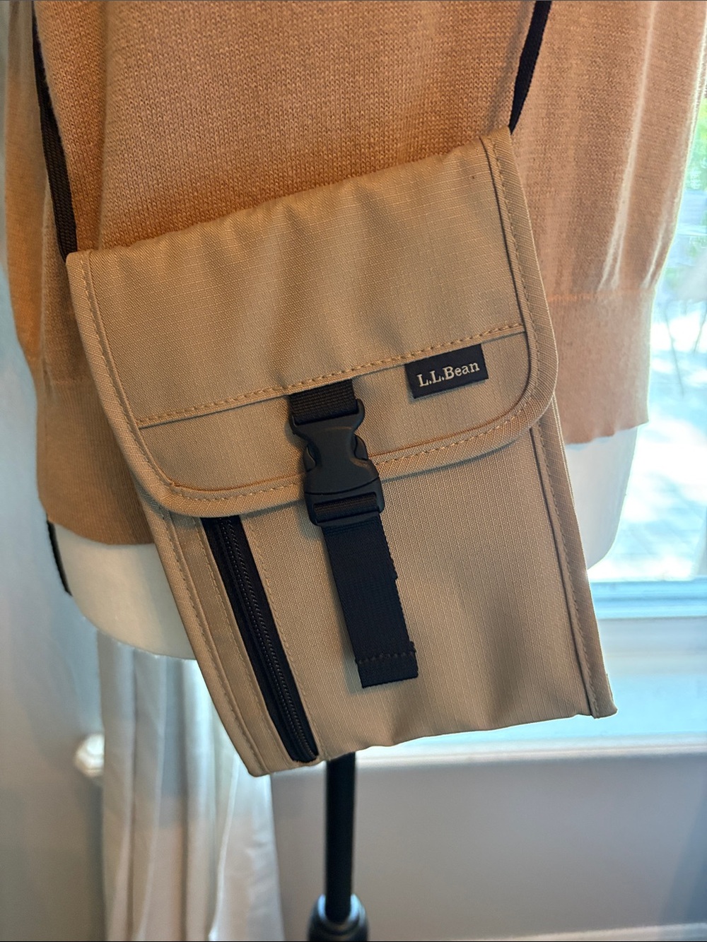 L.L. Bean Tan and Black Compact Crossbody travel agenda